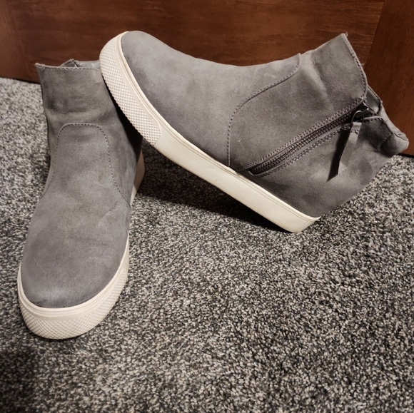 Womens size 11 Sneaker Wedges - Picture 1 of 3